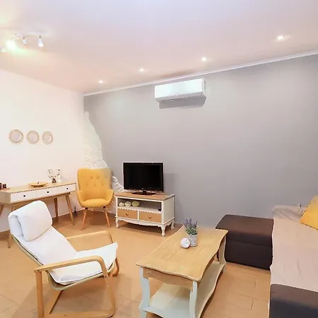 펜션 Stavros House *